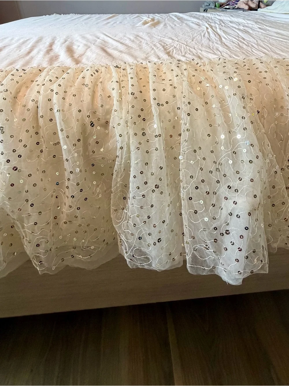 Pottery Barn Kids Fill size Sequin Bed Skirt